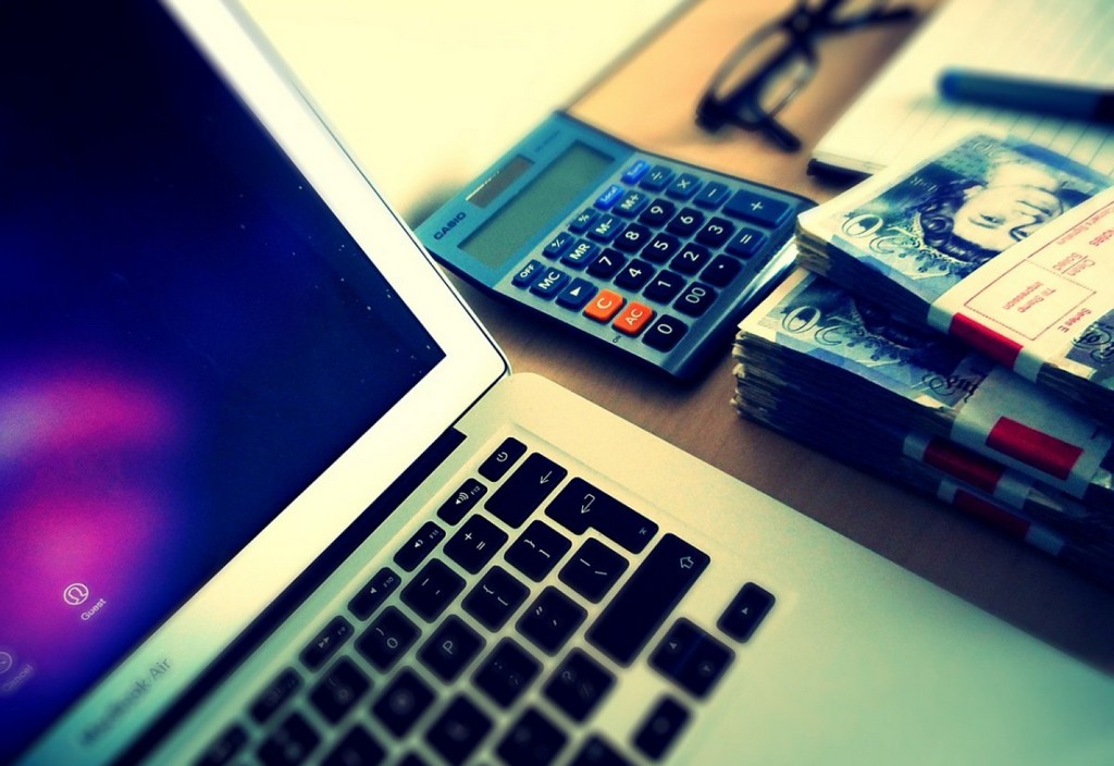 money-computer-desk-stockpack-pixabay.jpg money, computer, desk
