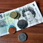 5-pounds-banknote-with-five-coins-stockpack-pexels.jpg 5 pounds banknote with five coins