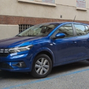 Dacia_Sandero_2023_Front_1 (1)