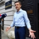 Zdravko Marić u fotografijama: od prvih početaka, sjednica Vlade, ljetovanja do bicepsa s kojim je postao hit na internetu
