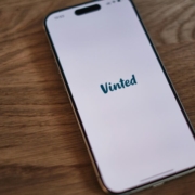 a-white-iphone-with-the-word-united-on-it-stockpack-unsplash.jpg