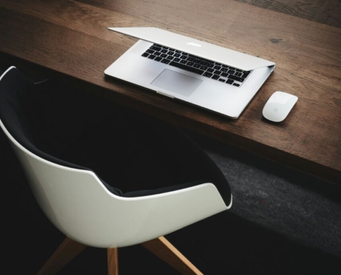desktop-after-work-stockpack-unsplash.jpg Desktop after work