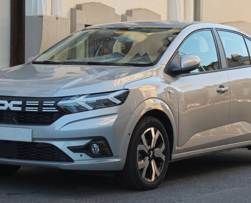 Dacia_Logan_2023_Front_2_(cropped)