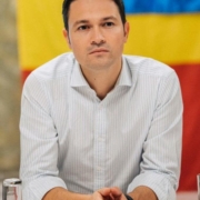 Robert Sighiartau PNL facebook