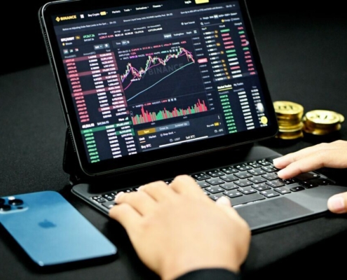 a-businessman-is-trading-cryptocurrency-on-binance-stockpack-unsplash.jpg a businessman is trading cryptocurrency on Binance