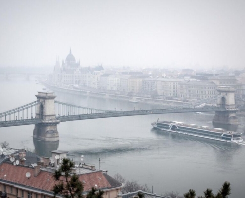 budapest, danube, river, city, cityscape, urban, europe, hungary, landmark, architecture, bridge, skyline, water, panorama, magyar, nature, tourism, ship, winter, mist, fog