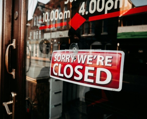 A sorry we re closed signage