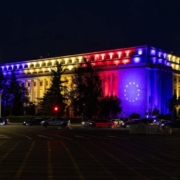 guvern proeuropean proocidental Europa UE Romania steag Uniunea Europeană pro-european foto Ilie Bolojan Facebook