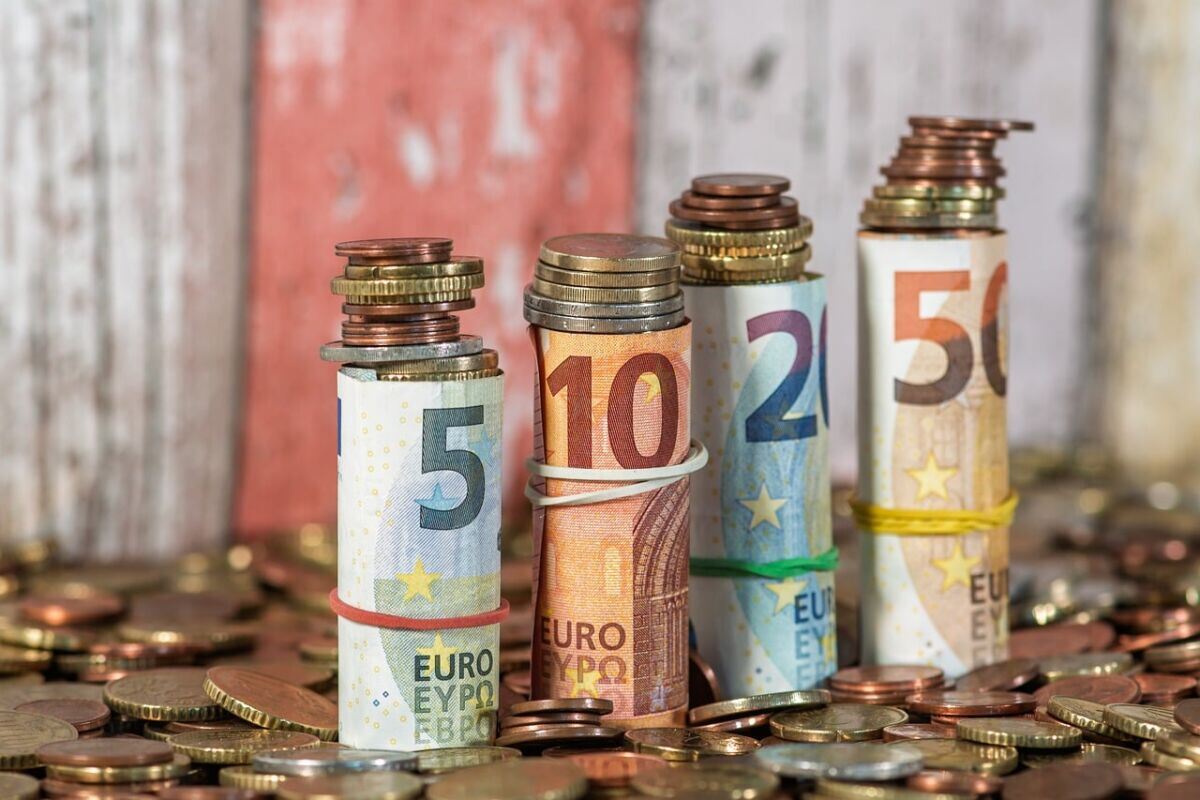 banknotes-currency-finance-euro-investment-inflation-loan-corruption-bribes-money-wealth-cashbox-business-savings-coins-cent-loose-change-stockpack-pixabay.jpg banknotes, currency, finance, euro, investment, inflation, loan, corruption, bribes, money, wealth, cashbox, business, savings, coins, cent, loose change